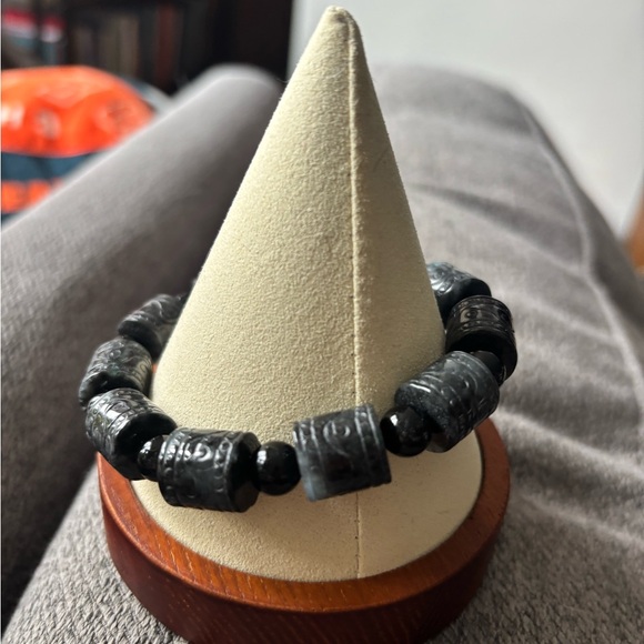 Wuji Jadeite Carved beaded bracelet - Picture 3 of 5